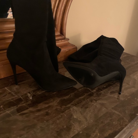 Steve Madden Black Suede Knee Boot Size 8.5